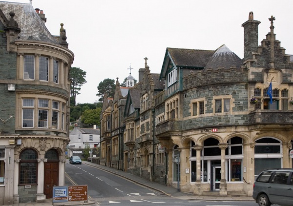 Town hall bosses post sexually misleading advert by mistake Town hall bosses post sexually misleading advert by mistake