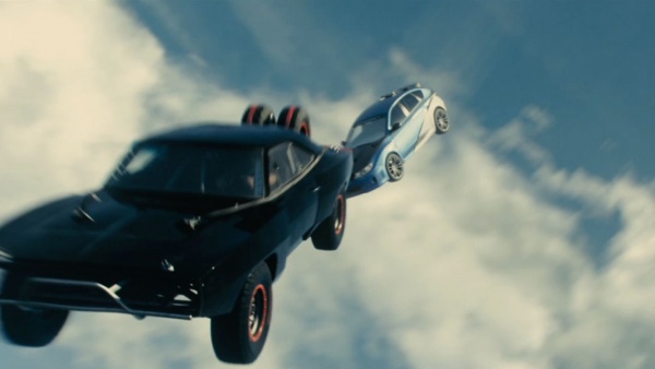 Paul Walker, Vin Diesel drive off plane in Furious 7 new trailer