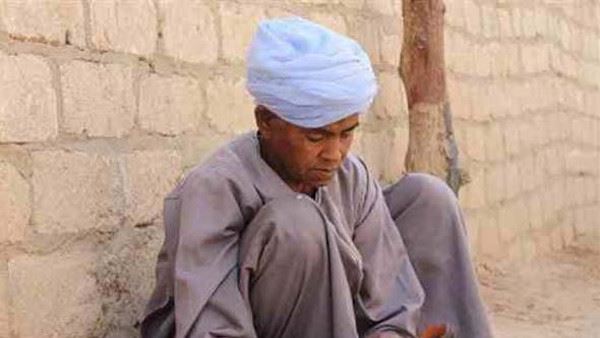 فيديو ... السيسي يقابل ويكرم المرأة التي تنكرت بزي الرجال فيديو ... السيسي يقابل ويكرم المرأة التي تنكرت بزي الرجال