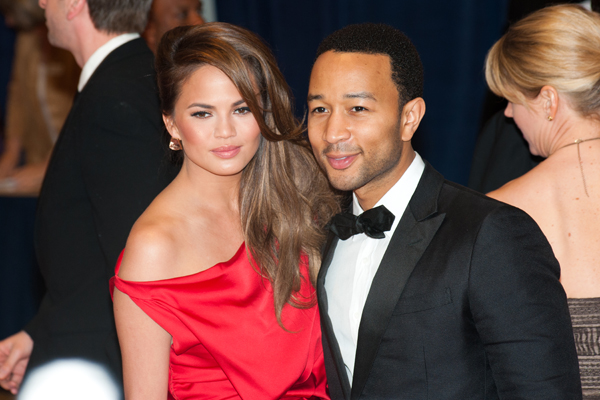 Model Chrissy Teigen and John Legend Model Chrissy Teigen and John Legend