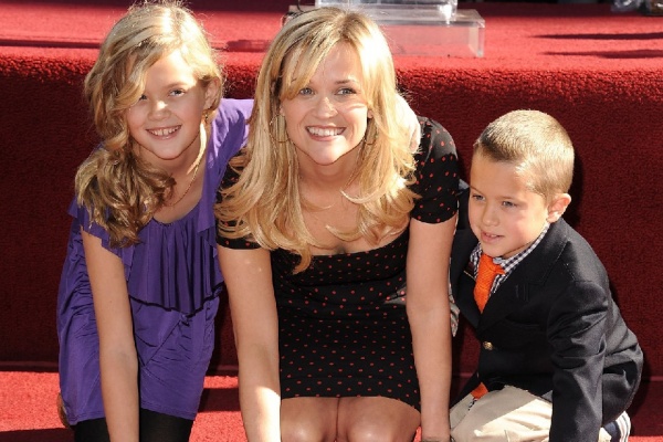 Reese Witherspoon & Ava Phillippe Reese Witherspoon & Ava Phillippe