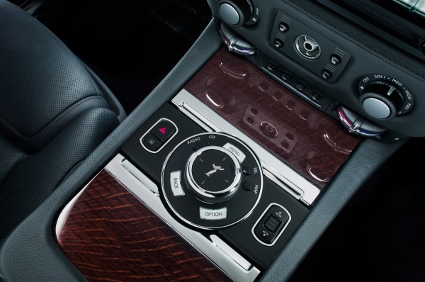 رولز رويز أكثر السيارات رفاهية في العالم رولز رويز أكثر السيارات رفاهية في العالم