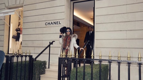 احلام في باريس بتتسوق احلام في باريس بتتسوق