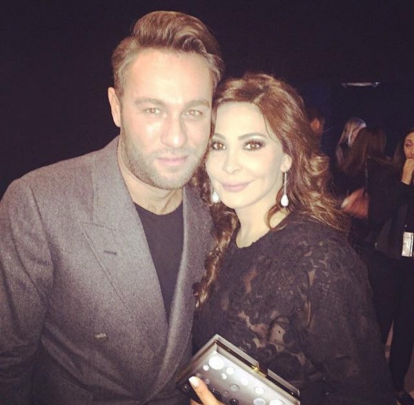 اليسا تحتضن اليسا تحتضن