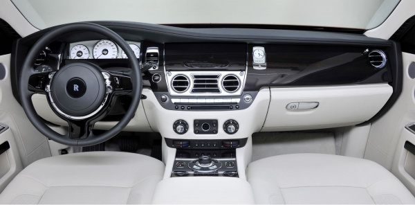 رولز رويز أكثر السيارات رفاهية في العالم رولز رويز أكثر السيارات رفاهية في العالم