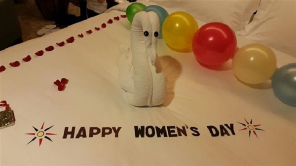 بالصور.. نانسي عجرم تنعم مع ابنتيها باستقبال خاص في بدبي بالصور.. نانسي عجرم تنعم مع ابنتيها باستقبال خاص في بدبي