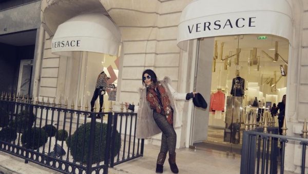 احلام في باريس بتتسوق احلام في باريس بتتسوق