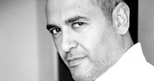 المصمم العالمي ايلي صعب يصدر كتاب حبه لبيروت المصمم العالمي ايلي صعب يصدر كتاب حبه لبيروت