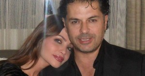 ماذا كان رد فعل زوجة راغب علامة على صورته وهو يحتضن اليسا ماذا كان رد فعل زوجة راغب علامة على صورته وهو يحتضن اليسا