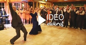 فيديو... عريس يرقص مع والدته بطريقة مجنونة وطريفة
