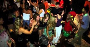 السلطات السعودية تداهم حفل مختلط باوضاع فاضحة في جنوب مكة، والتحقيق مستمر السلطات السعودية تداهم حفل مختلط باوضاع فاضحة في جنوب مكة، والتحقيق مستمر